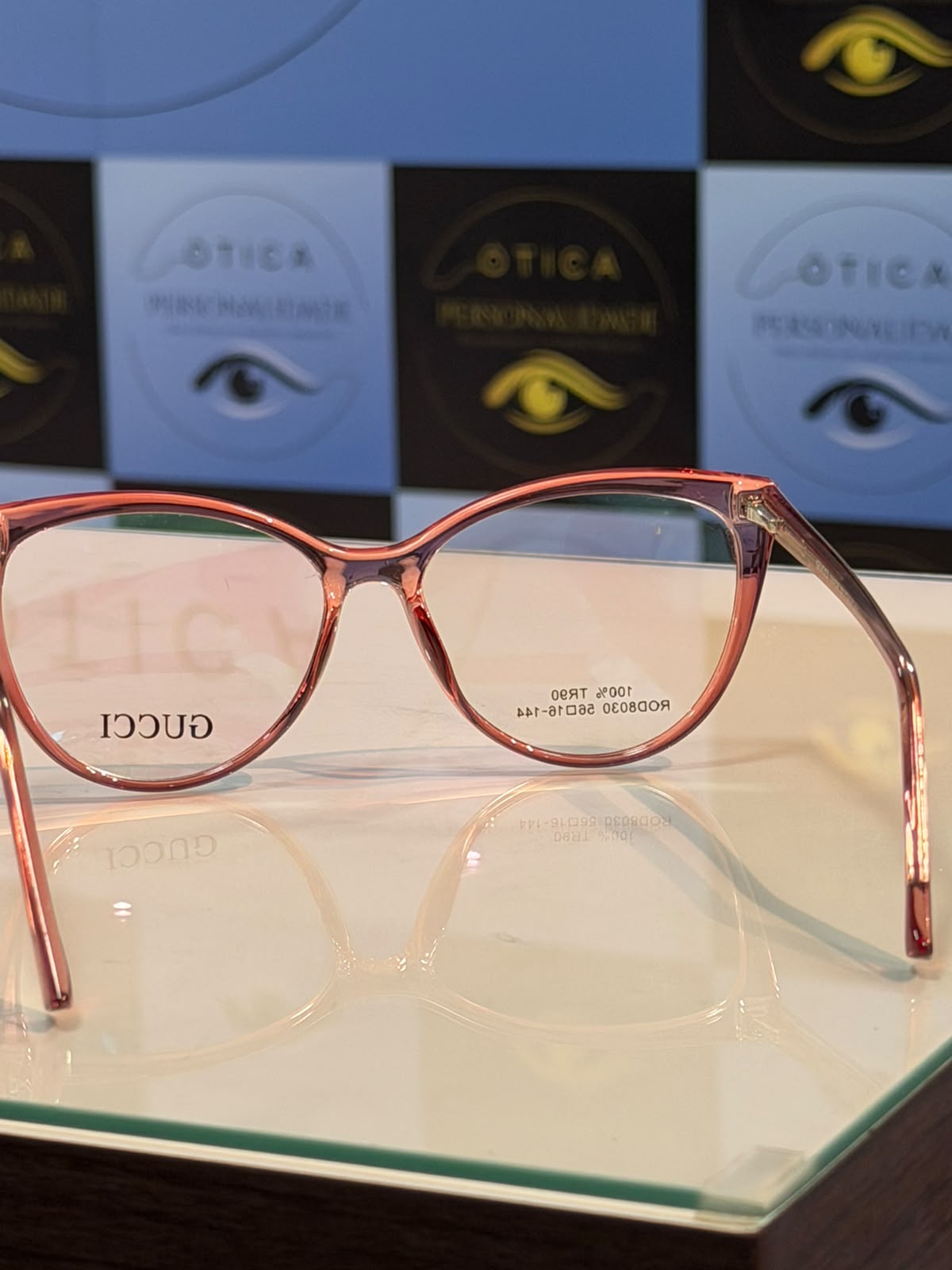 Armação Casual Acetato Crystal - detalhe